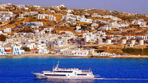  The vessel that is sailing the Aegean route towards Tinos