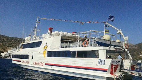Embark with Naxos Star. The max capacity is 238 passengers and its draught is 2.9 meters. 