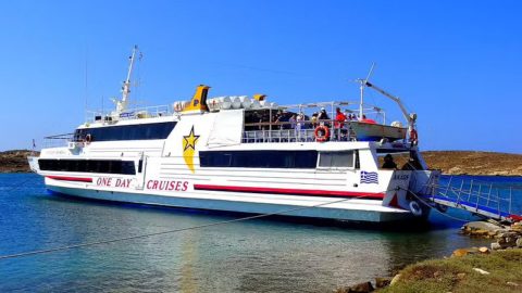  The departure for Paros is scheduled at 19:25, marking the conclusion of the journey.