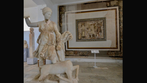 Μοναδικά γλυπτά και μωσαϊκά στο μουσείο της Δήλου