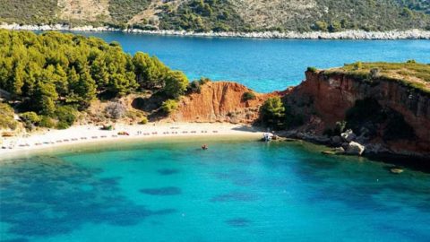Γαλαζοπράσινα νερά
