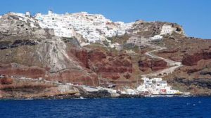 τόσο τα γραφικά χωριά όσο και τις παραλίες του