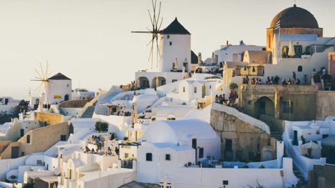 Σε αυτήν την ξενάγηση, θα ανακαλύψετε τα πιο όμορφα μέρη του Κυκλαδίτικου νησιού