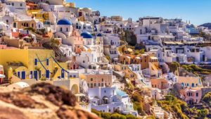 Ένας μοναδικός τρόπος για να γνωρίσετε τα πιο δημοφιλή χωριά της Σαντορίνης 