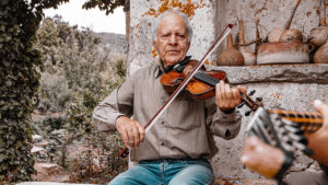 The traditional violist's amazing solo