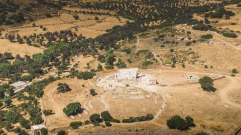 Ο εντυπωσιακός ναός της Δήμητρας και η γύρω περιοχή