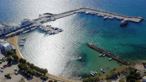 Arrival at Piso Livadi, Paros in just 25 minutes