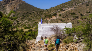 Ένα παραδοσιακό ξωκλήσι στην περιπατητική διαδρομή σας